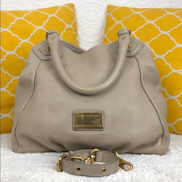 Marc Jacobs Handbags - 🌸OFFERS?🌸Marc Jacobs Large PebbledLeather Purse